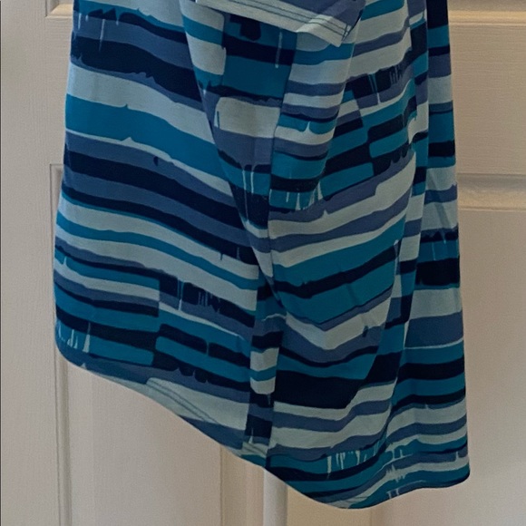 Blue patterned LLR Irma hi-low tunic tee, size L - Picture 3 of 6